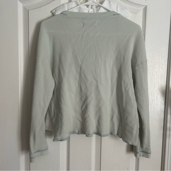 Everlane Henley waffle shirt - Picture 2 of 3